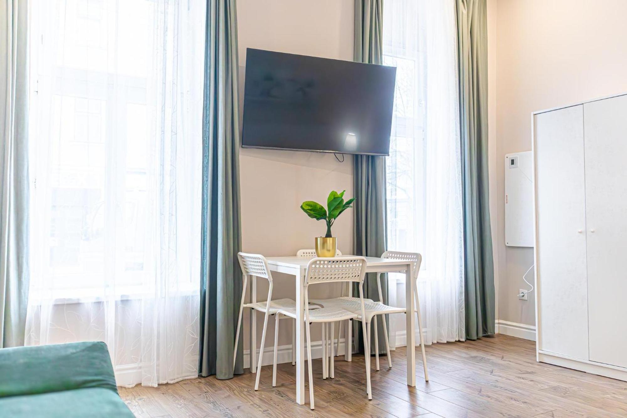 Stylish Studio Apartment Wiener Stadthalle Extérieur photo